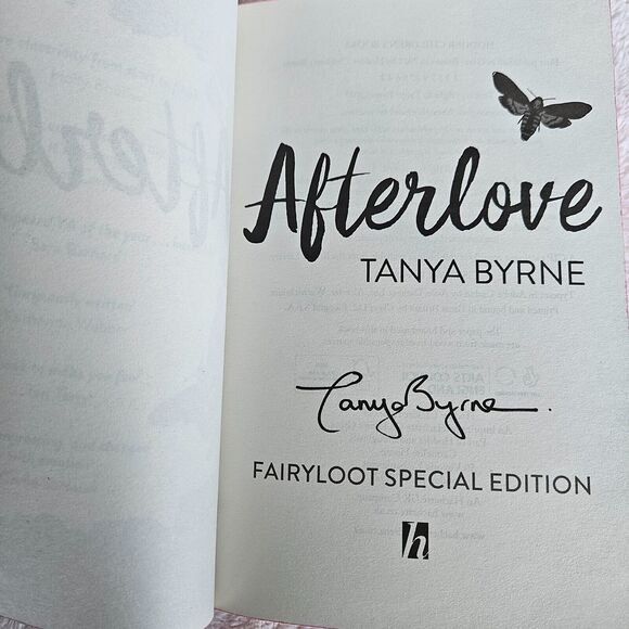 Fairyloot Book Lot This Vicious Grace by Emily Thiede Plus 3 Paperbacks SIGNED - Picture 13 of 14